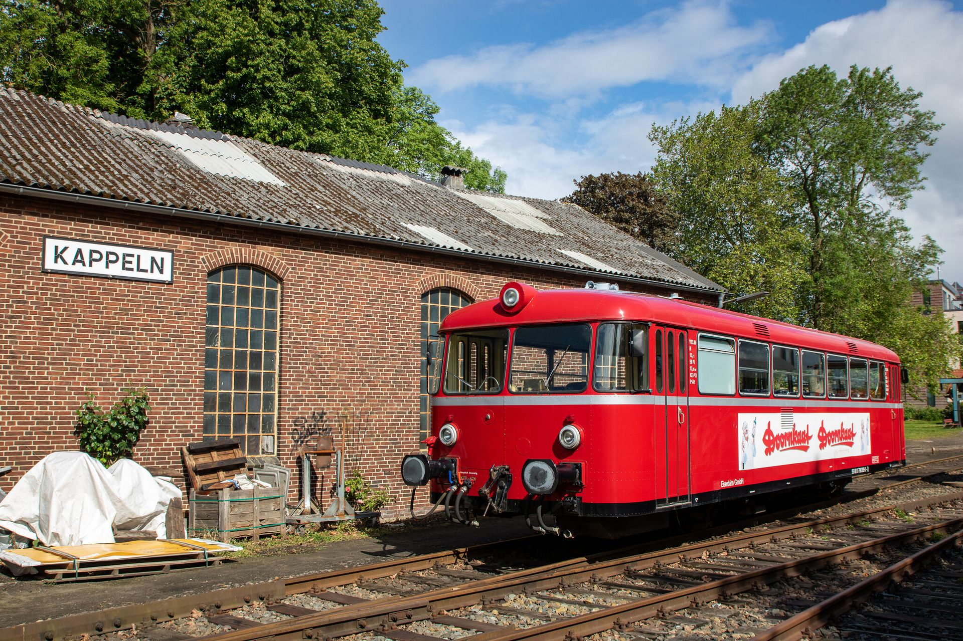 VT 3.09 vor dem Lokschuppen in Kappeln